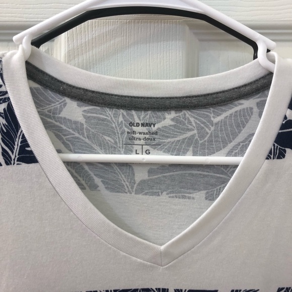 T-shirt - Picture 2 of 3